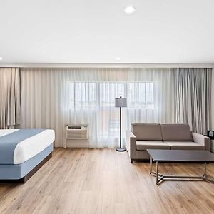 Family Queen Room